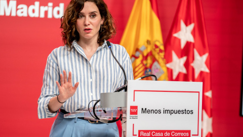  La presidenta de la Comunidad de Madrid, Isabel Díaz Ayuso, presenta la calculadora interactiva de impuestos.- A. Pérez Meca / Europa Press