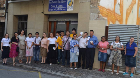 Creients de l'Església Pentecostal Unida a Europa. Facebook.