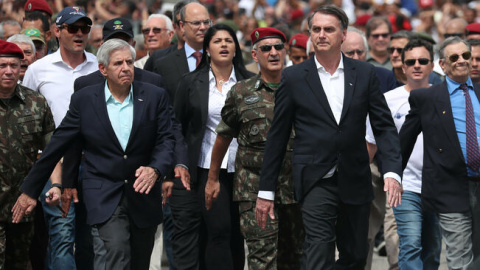 El presidente de Brasil, Jair Bolsonaro, durante una marcha de conmemoración militar. | Reuters