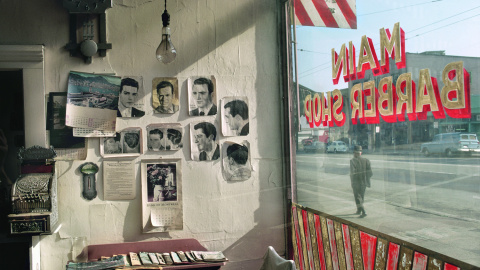 Main barber, 1968.- Fred Herzog, Courtesy of Equinox Gallery, Vancouver