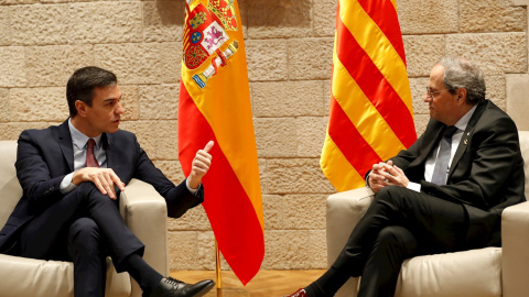 Pedro Sánchez i Quim Torra reunits al Palau de la Generalitat. EFE / ALBERTO ESTÉVEZ.