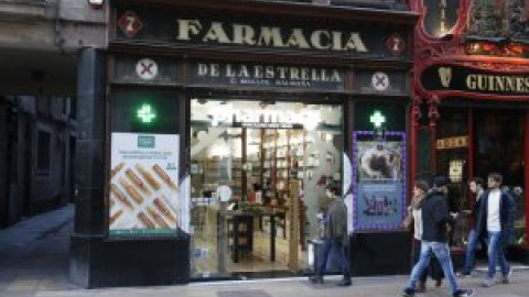 Les farmàcies esquiven un mercat negre de guants, mascaretes i gels que pot derivar-se ara al consumidor final