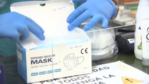 Llegan cuatro máquinas de China para fabricar mascarillas en masa