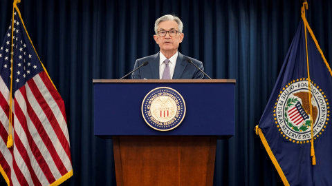 El presidente de la Reserva Federal de EEUU, Jerome Powell, en una rueda de prensa en la sede de la Fed. REUTERS/Kevin Lamarque