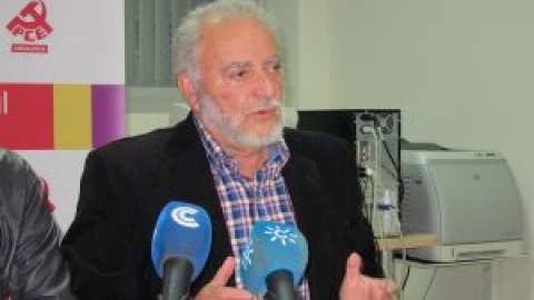 Julio Anguita, ingresado en estado crítico en un hospital de Córdoba por una parada cardiorrespiratoria