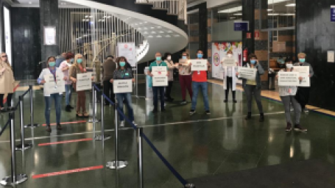 Sanitarios del hospital de Cruces reciben al lehendakari Urkullu con abucheos y gritos de "¡fuera!, ¡fuera!"