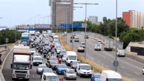 Els treballadors de Nissan exigeixen plans de futur per a les plantes catalanes amb una marxa lenta d'un miler de vehicles