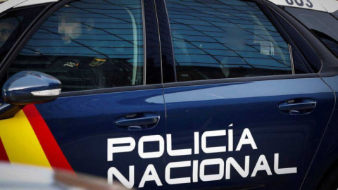 Un vehículo de la Policía Nacional. EFE