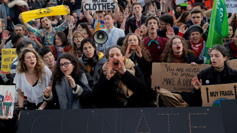 Manifestación de Fridays For Future durante la Cumbre del Clima de Madrid (COP25). REUTERS/Susana Vera