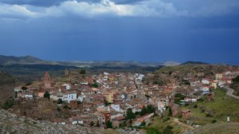 La España sin médicos, colegios y trenes: "Si te pasa algo y tienes suerte, vas al hospital a 60 km; si no, te mueres por el camino"