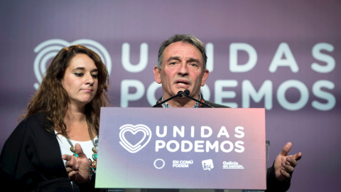 El candidato al congreso de Unidas Podemos, Enrique Santiago,comparece ante los medios en el Espacio Harley de Madrid. EFE / Luca Piergiovanni.