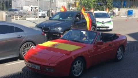 "La manifestación de Vox ha reunido al Madrid más obrero y popular": los tuits más descacharrantes sobre la protesta en coche contra el Gobierno