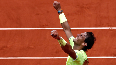 Rafa Nadal celebra su victoria frente al austriaco Dominic Thiem en la final de Roland Garros.- REUTERS/Benoit