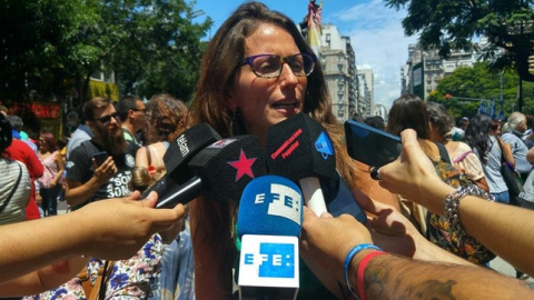 La ministra argentina de Mujeres, Género y Diversidad Sexual, Elizabeth Gómez Alcorta, consideró "la enorme falta de perspectiva de género que tienen los poderes judiciales" en Argentina. EFE