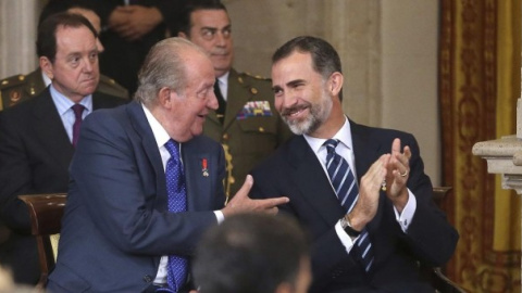 Juan Carlos y Felipe de Borbón han sido hasta la fecha los únicos ciudadanos españoles contra los que un tribunal no puede proceder en democracia. | EFE