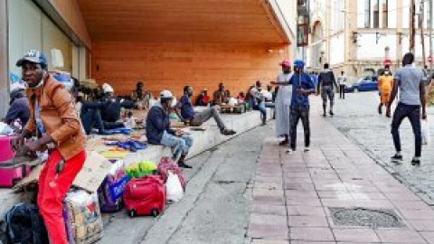 "¿Que si hay racismo en Lleida?": un futbolista se ofrece a pagar hoteles a 200 jornaleros y estos se niegan a albergarlos