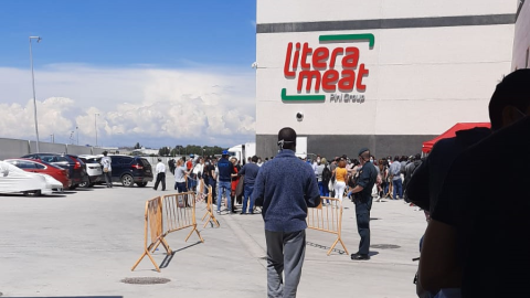 Se produjeron aglomeraciones en la entrada al matadero, incluso el día en que se efectuaron los test, hasta la intervención de la Guardia Civil