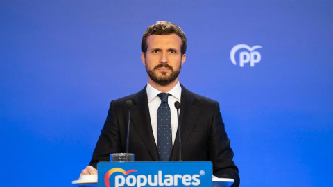 Fotografía facilitada por el Partido Popular de su presidente, Pablo Casado, durante la rueda de prensa que ha ofrecido este jueves ofrecida de forma telemática desde la sede del PP, sin periodistas por la crisis del coronavirus. EFE/PP