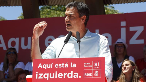 El ex secretario general del PSOE y candidato a las primarias del partido, Pedro Sánchez, durante su intervención en el acto con el que cierra su campaña, hoy en el parque de Berlín de Madrid, con el objeto de conseguir el voto de los militantes el do