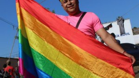 Homosexuales y trans que viajan en la caravana de migrantes hondureños piden ayuda a la comunidad LGBT de México