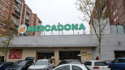 Fachada de un supermercado Mercadona abierto durante la crisis sanitaria por coronavirus. E.P./Marta Fernández