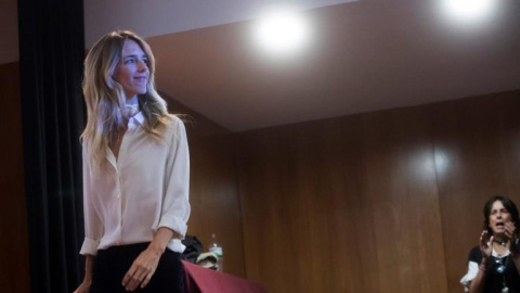 La cabeza de lista del PP al Congreso por Barcelona, Cayetana Álvarez de Toledo en un acto en Barcelona. EFE/Marta Pérez