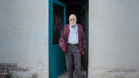 Arcadi Oliveres, a casa seva, a punt per atendre a 'El Quinze'. MIGUEL VELASCO ALMENDRAL