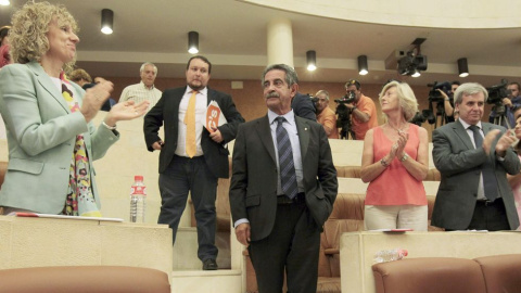 El presidente de Cantabria, Miguel Ángel Revilla, durante una visita al Parlamento en una imagen de archivo.- EFE