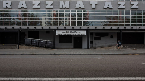 Missatge d'optimisme a la sala Razzmatazz, ara tancada. MIGUEL VELASCO ALMENDRAL.