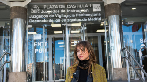 La directora de Público, Ana Pardo de Vera, a la salida de los juzgados de Plaza de Castilla, tras declarar por la querella interpuesta contra ella por Eduardo Inda. - FERNANDO SÁNCHEZ