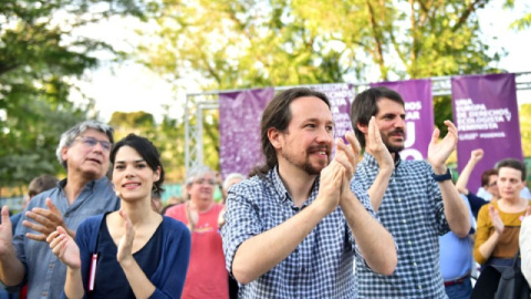 Pablo Iglesias e Isabel Serra durante el mitin central de campaña de las elecciones europeas / Podemos