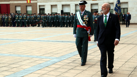 Imatge de Félix Azón i Pedro Garrido durant l'acte de celebració de la patrona de la Guàrdia Civil aquest 9 d'octubre de 2019. (Horitzontal)