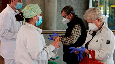 Imagen de archivo en un hospital. EFE/Víctor Lerena