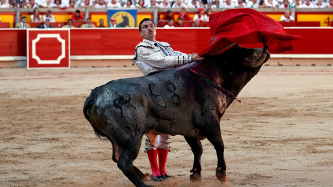 Un torero en el festival de San Fermín en Pamplona. Reuters/Susana Vera