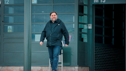 El exvicepresidente de la Generalitat Oriol Junqueras, en su primera salida de la cárcel de Lledoners. EFE/Susanna Sáez/Archivo