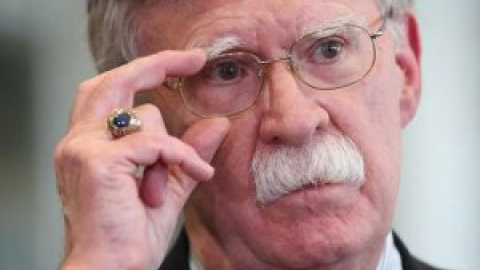 Trump dice que su exasesor Bolton se "pasó de la raya" en la política hacia Venezuela