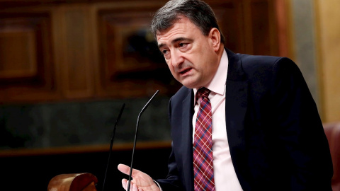 El portavoz del PNV, Aitor Esteban, durante un pleno del Congreso de los Diputados, en una imagen de archivo. EFE/Mariscal