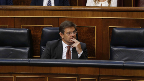 El ministro de Justicia, Rafael Catalá, durante el debate en pleno del Congreso de los Diputados de la moción del grupo socialista sobre su reprobación. EFE/Paco Campos