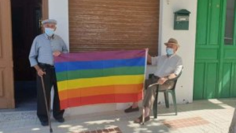 El gesto más solidario de un pequeño pueblo de Málaga con el movimiento LGTBI que Twitter aplaude a rabiar