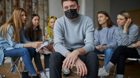 Muchos países han buscado apoyo en las ciencias del comportamiento con varios propósitos, desde fomentar las medidas de higiene hasta animar a los ciudadanos a descargarse apps de seguimiento de contactos. / Adobe Stock