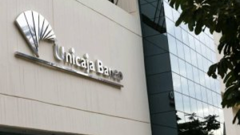 El nuevo plan estratégico de Unicaja prevé el cierre de 100 oficinas hasta 2022