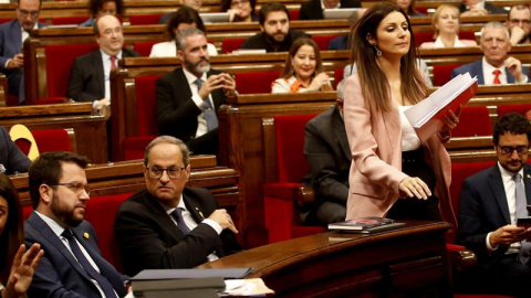 07/10/2019.- La líder y portavoz grupo parlamentario de Ciudadanos, Lorena Roldán, durante su intervención hoy en el debate de la moción de censura impulsada por Ciudadanos contra el presidente de la Generalitat, Quim Torra. EFE/ Quique Garcia