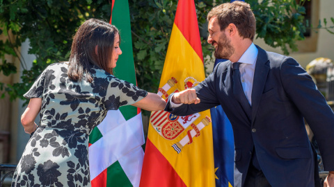 El presidente del Partido Popular, Pablo Casado, y la presidenta de Ciudadanos, Inés Arrimadas. - EFE