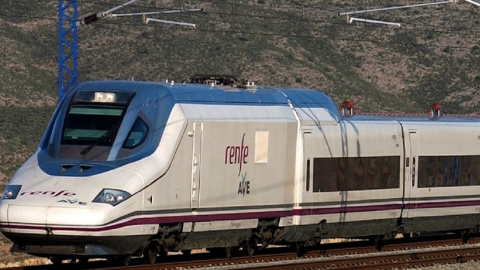 Tren AVE de Renfe. E.P.