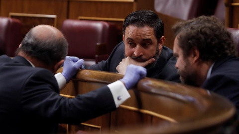 El líder de Vox, Santiago Abascal durante el pleno del Congreso este miércoles en el que se expondrá los resultados de los últimos consejos europeos y los motivos por los que solicita una nueva prórroga del estado de alarma. EFE/J.J. Guillén Pool