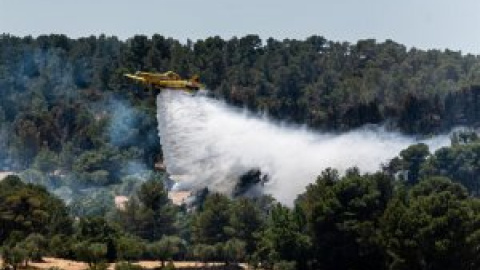 Els Bombers avancen en el control del perímetre de l’incendi de la Ribera d’Ebre