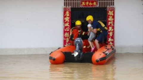 China sufre las peores inundaciones en más de 50 años: alrededor de 140 personas han muerto