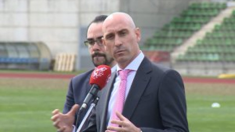 Rubiales confirma la paralización del fútbol español