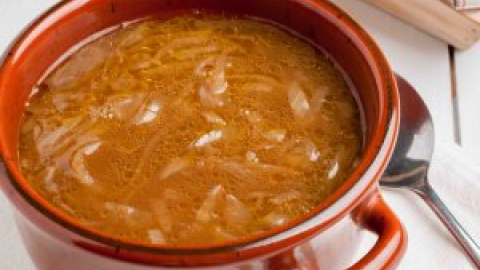 Pato confinado - Receta de sopa de cebolla a la francesa