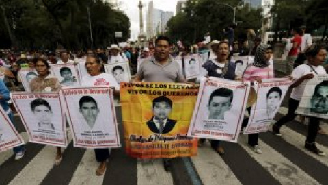 México recuerda los 43 estudiantes desaparecidos hace cinco años con más preguntas que respuestas